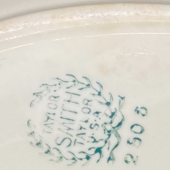 VTG Taylor Smith  USA Rose Moss Sauce Jug numbered 2803 Gold Trim Floral Dish. - Picture 7 of 7